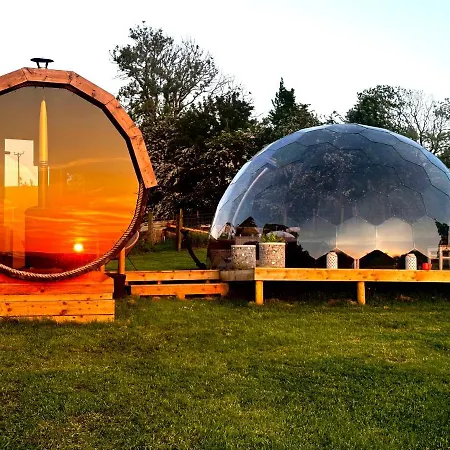 Campismo de Luxo Deerstone Glamping-boulsworth Hill Dome Hot Tub