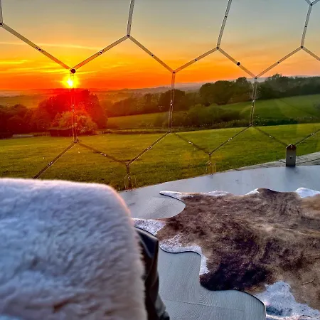 Deerstone Glamping-boulsworth Hill Dome Hot Tub Earby