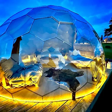 Luxury tent Deerstone Glamping-boulsworth Hill Dome Hot Tub