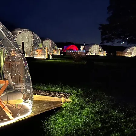 Deerstone Glamping-boulsworth Hill Dome Hot Tub Earby