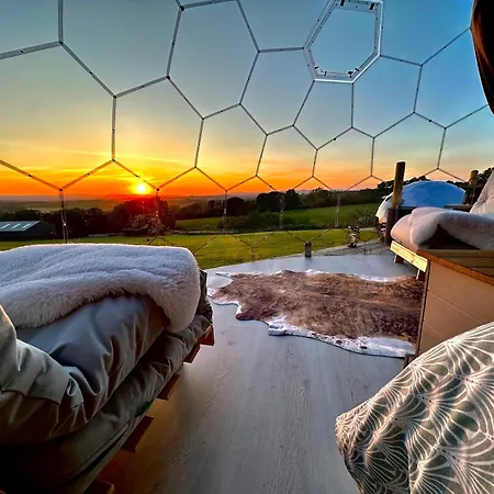 Deerstone Glamping-boulsworth Hill Dome Hot Tub