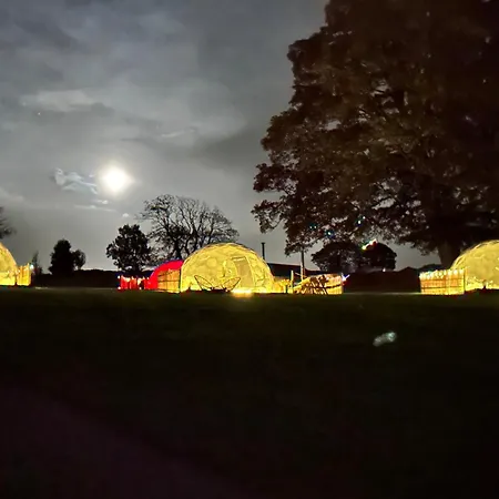 Luxury tent Deerstone Glamping-boulsworth Hill Dome Hot Tub