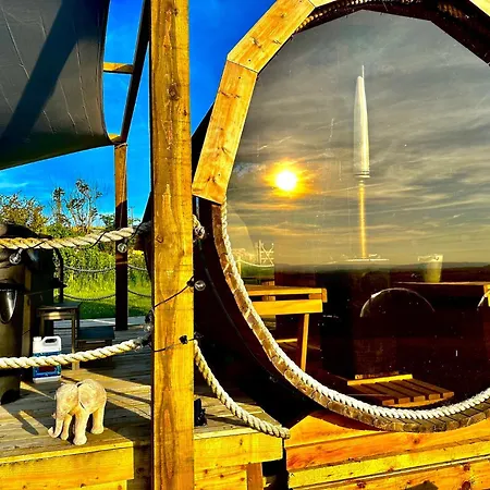 Deerstone Glamping-boulsworth Hill Dome Hot Tub