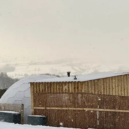 Deerstone Glamping-boulsworth Hill Dome Hot Tub