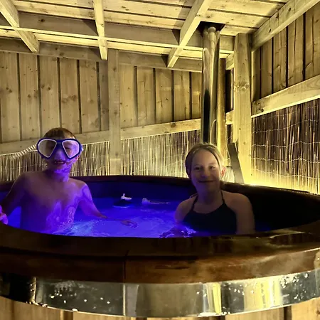 Luxury tent Deerstone Glamping-boulsworth Hill Dome Hot Tub