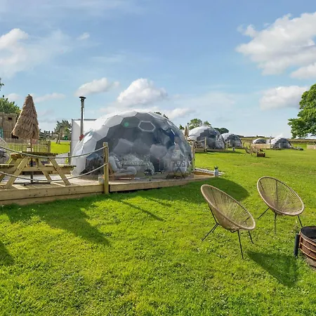 Deerstone Glamping-boulsworth Hill Dome Hot Tub * Earby